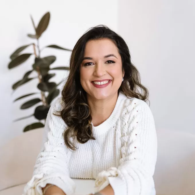 Psicóloga Alline Teixeira - Especialista em Relacionamentos - Como a terapia pode ajudar você  